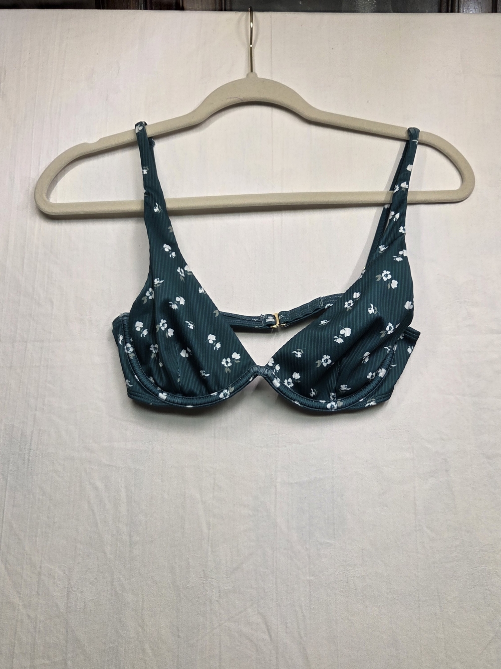 Hollister Teal Floral Underwire Bikini Top with White Flowers.    Size S. #0203